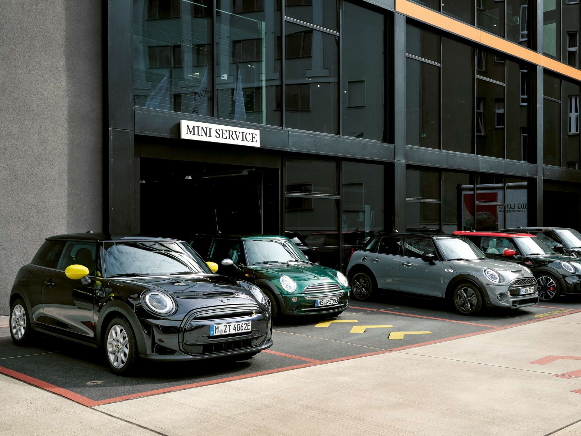 MINI Convertible – blue and white – MINI Mobility Program